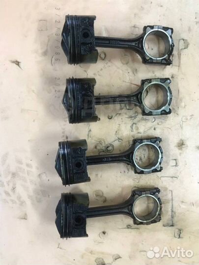 Поршень с шатуном Mitsubishi Lancer CS5A 4G93