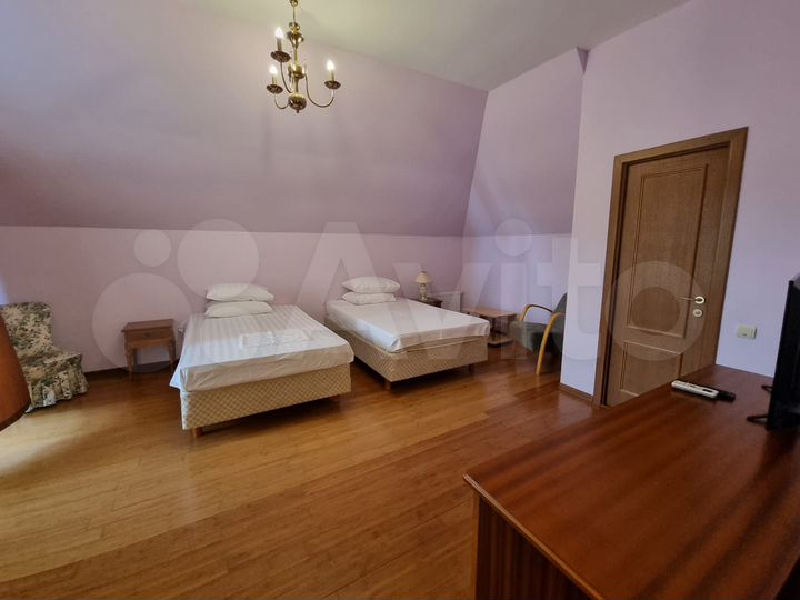 Дом 800 м² на участке 50 сот.