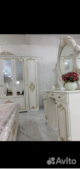 Спальный гарнитур новый