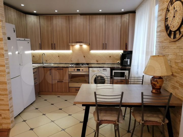 3-к. квартира, 63 м², 3/9 эт.