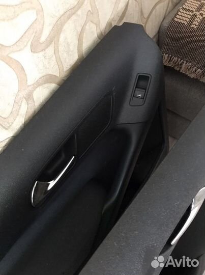 Обшивка задних дверей. Tiguan1