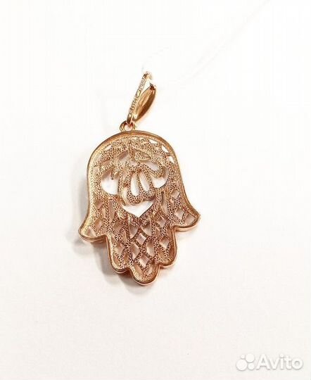 Золотая подвеска с камнем