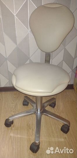 Маникюрное кресло