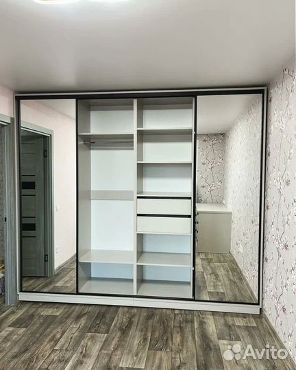 Красивый шкаф купе