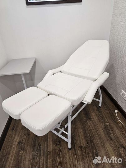 Кресло для педикюра подставка и столик