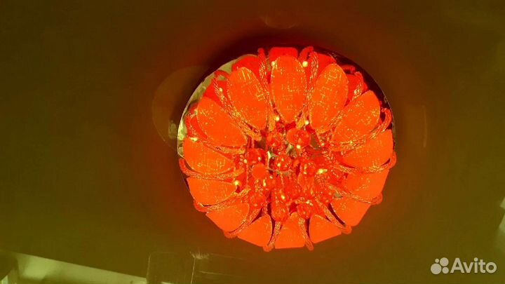 Люстра потолочная новая
