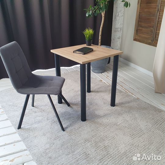 Письменный стол Дуб 60*60 см. Черные ножки