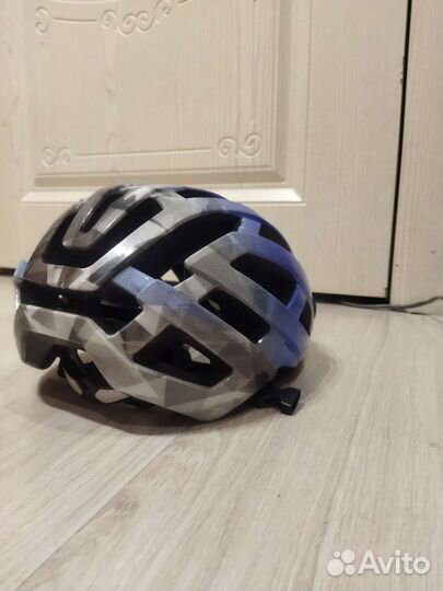 Шлем велосипедный шоссейный
