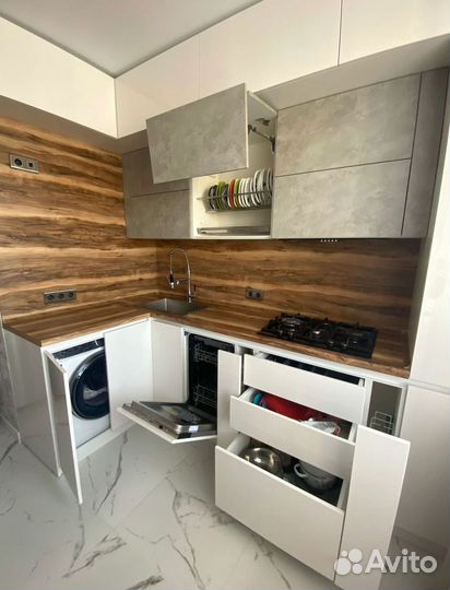 Кухня в потолок