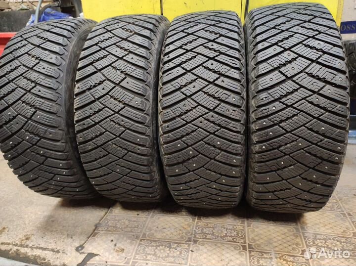 Goodyear Ultragrip Ice Arctic 205/55 R16