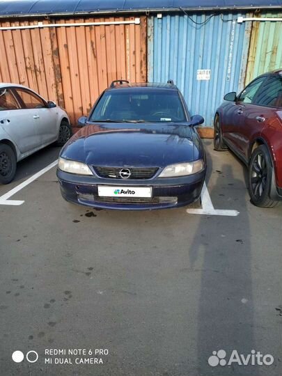 Opel Vectra 1.6 МТ, 1998, битый, 200 000 км