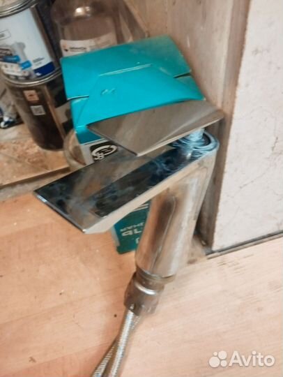 Кран для умывальника