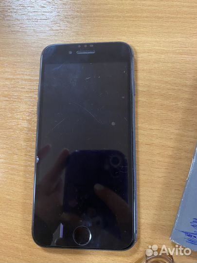 iPhone 8, 64 ГБ