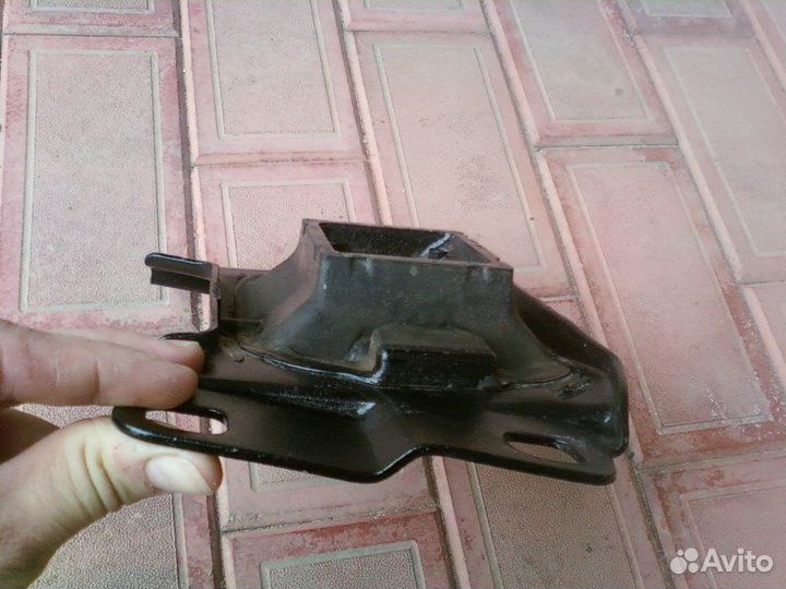 Подушка двигателя ford focus 2 левая