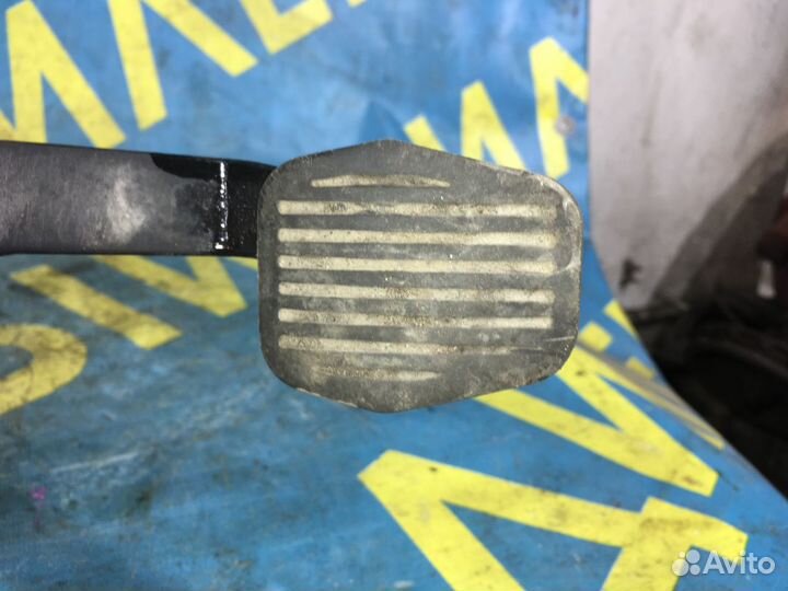 Педаль цилиндр сцепления Ford Focus 2