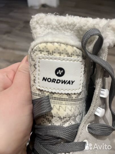 Коньки фигурные женские 36 размер