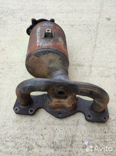 Выпускной коллектор с катализатором Renault Logan