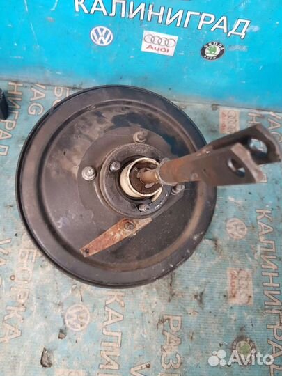 Вакуумный усилитель тормозов. Ауди 80-Б4