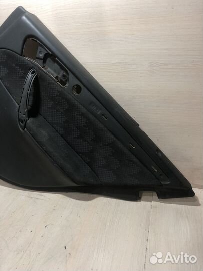 Обшивка двери задняя правая Мерседес W203