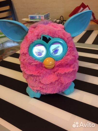 Фёрби розовый