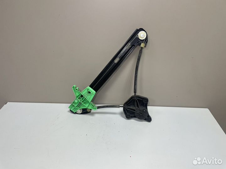 Стеклоподъемник задний правый Фольксваген Гольф 7