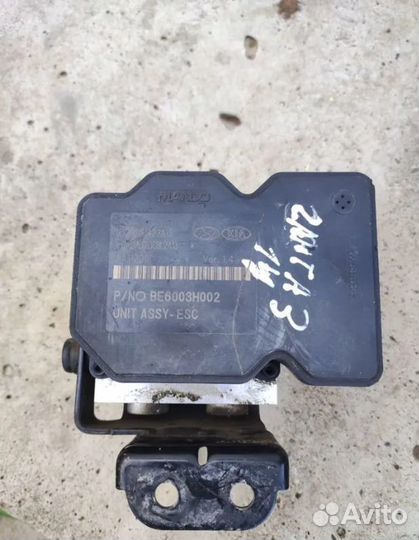 Блок абс Hyundai Santa Fe 2013-2018