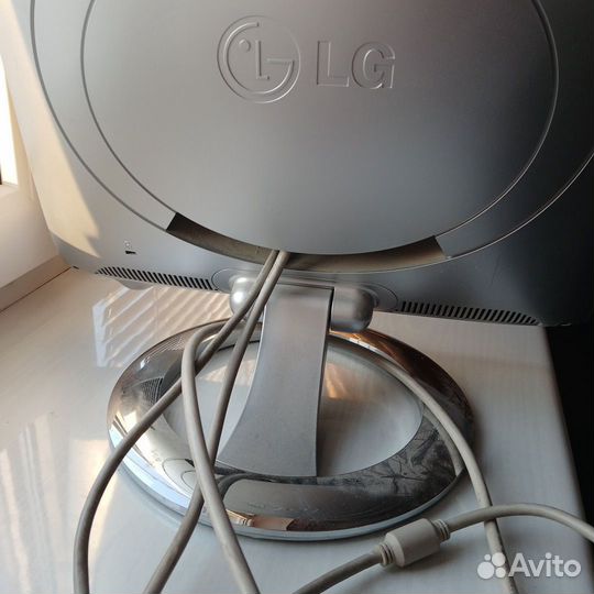 Монитор LG