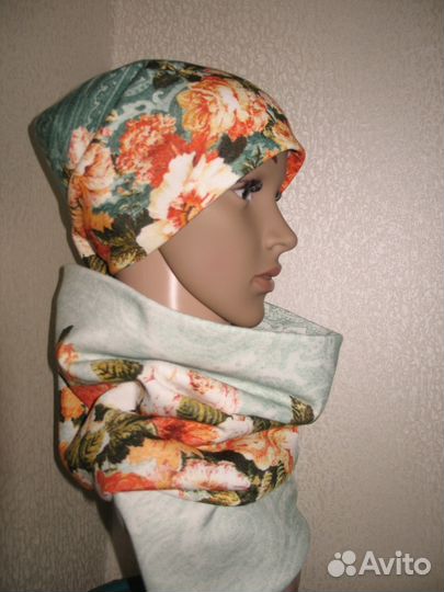 Продаю новый комплект шапка + снуд