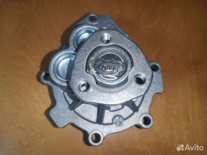 Помпа Opel Zafira B