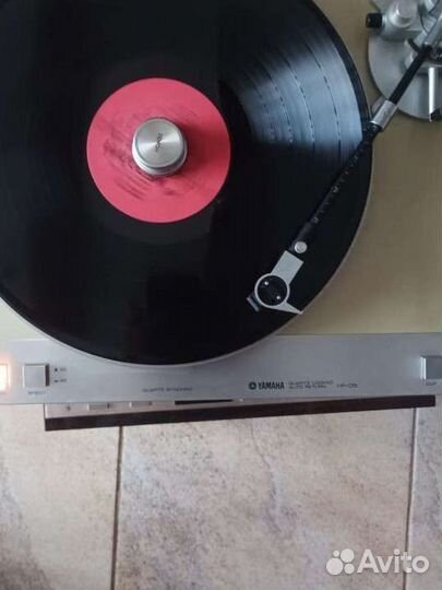 Виниловый проигрыватель yamaha YP - D 5