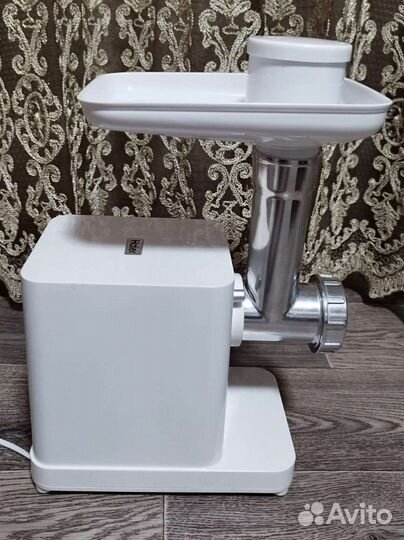 Мясорубка электрическая новая