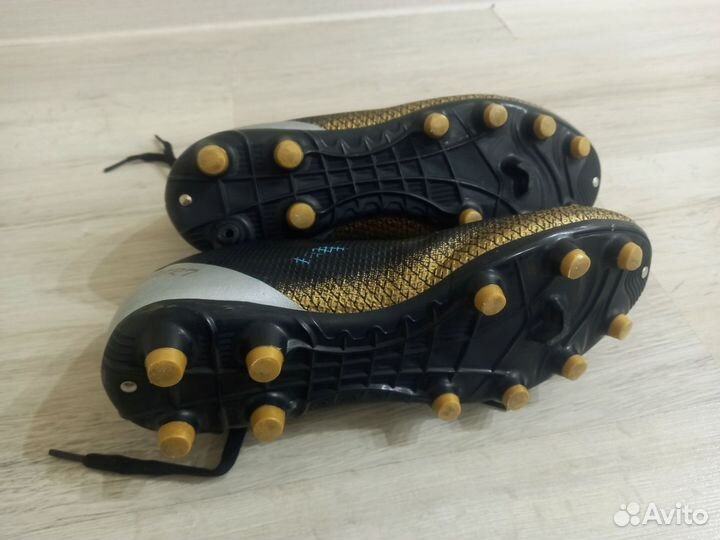 Футбольные бутсы