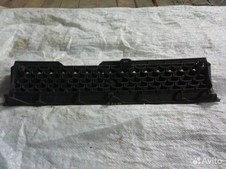 Решетка радиатора передняя Toyota Levin