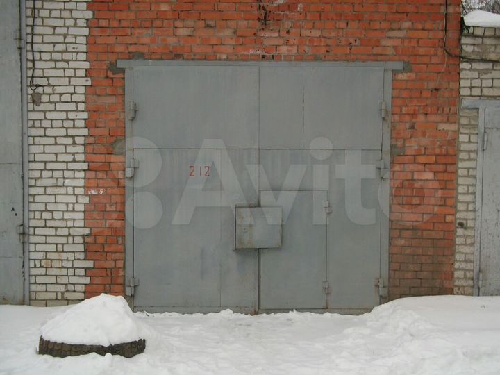 Гараж, > 30 м²