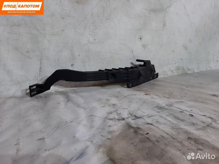 Кронштейн крепления бампера переднего правый Ford