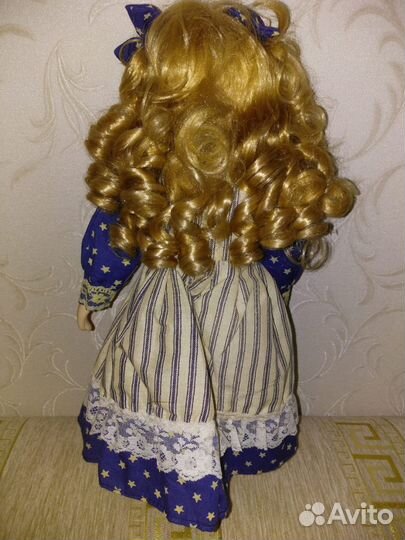 Кукла фарфоровая коллекционная