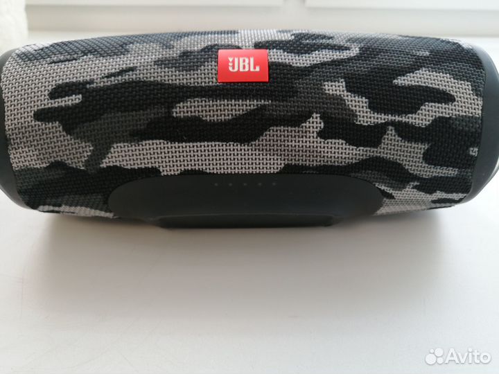 Продам портативную колонку Charge 4 jbl