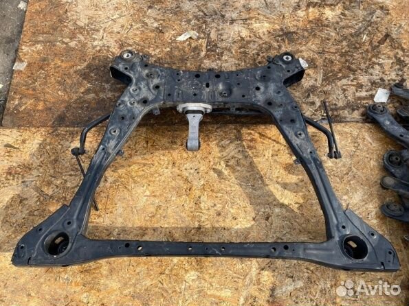 Hyundai Santa Fe 4 2022 подрамник двигателя