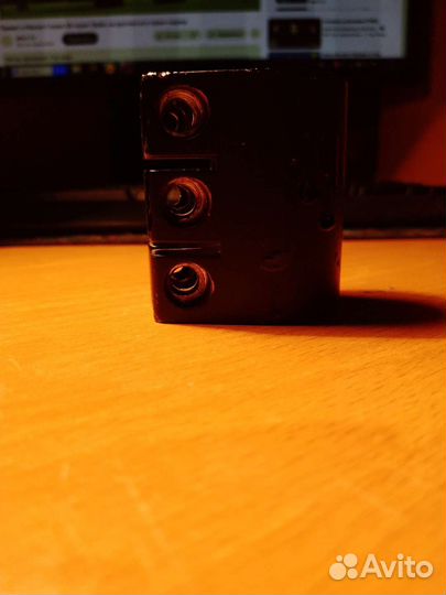 Зажим для трюкового самоката