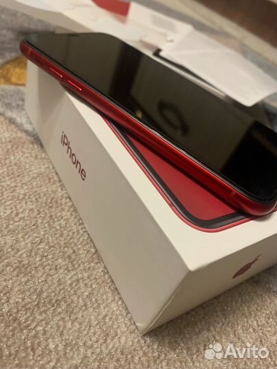 Телефон iPhone XR