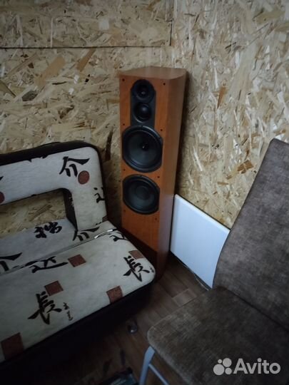 Акустические колонки большие