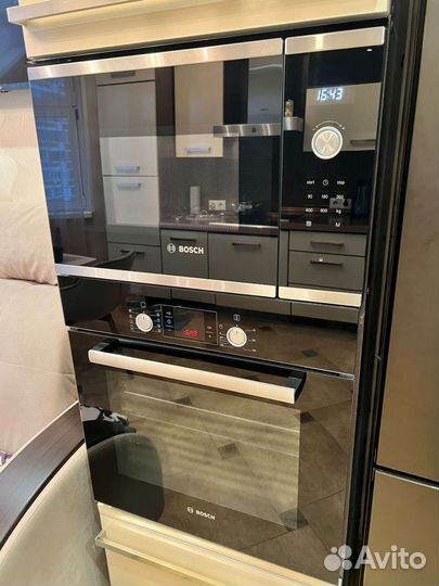Духовой шкаф и микроволновка Bosch