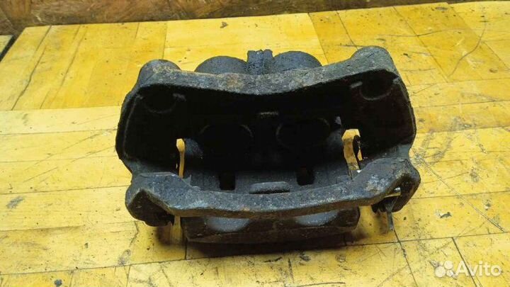 Суппорт передний правый Nissan Pathfinder R51