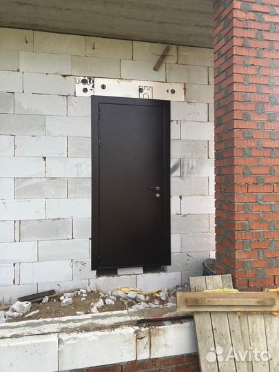 Дверь входная металлическая с терморазрывом