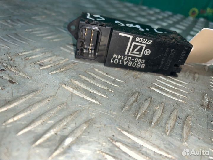 Кнопка стеклоподъемника задняя левая Mitsubishi