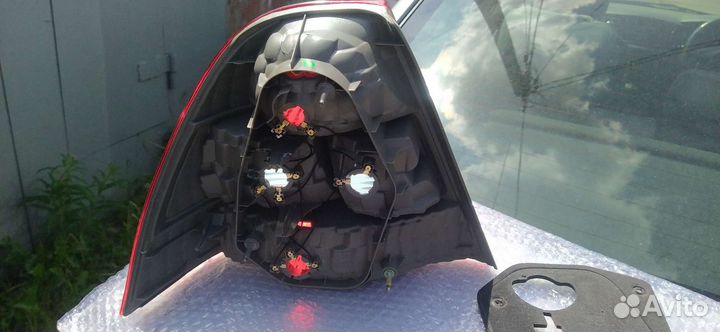 Фонарь задний правый Toyota Corolla 120