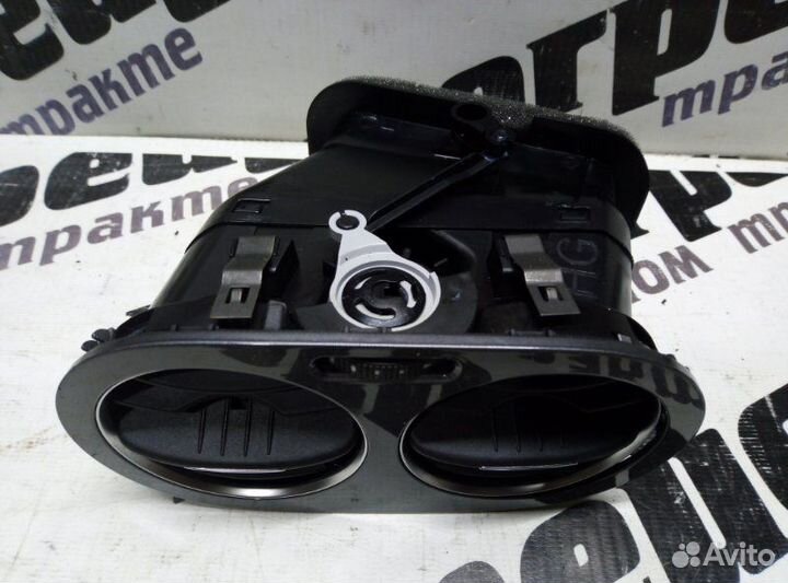 Дефлектор правый Volkswagen Tiguan 5N2 CCZ