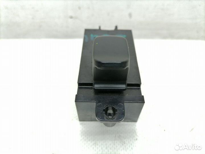 Кнопка стеклоподъёмника передняя правая Kia Soul 2