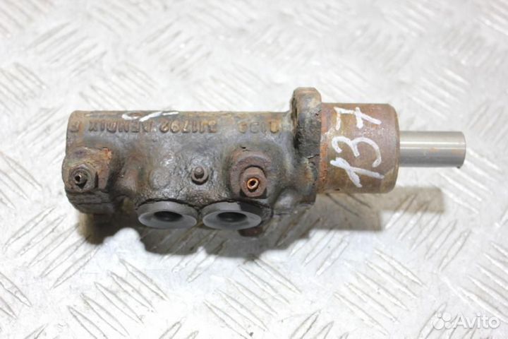 Цилиндр тормозов главный Volkswagen Golf 6