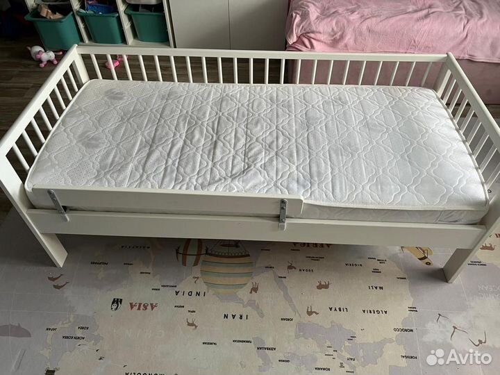 Детская кровать IKEA с бортиком